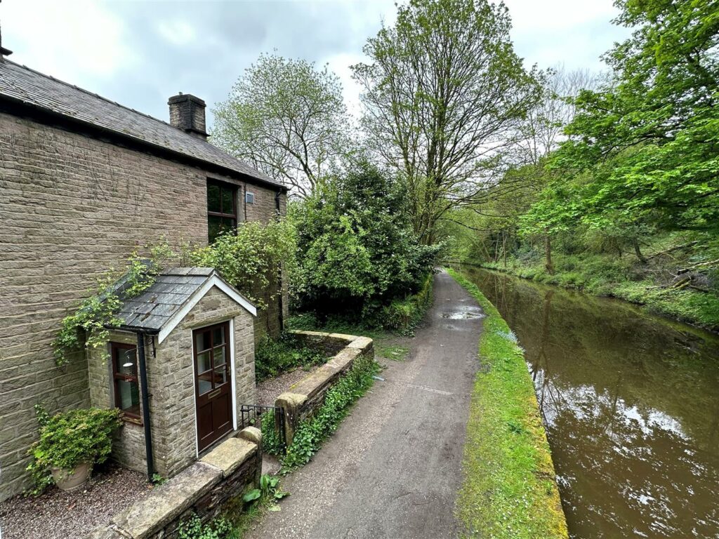 Canal Cottages, Buxworth, High Peak