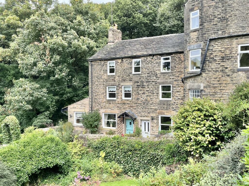 Chew Wood, Chisworth, Glossop